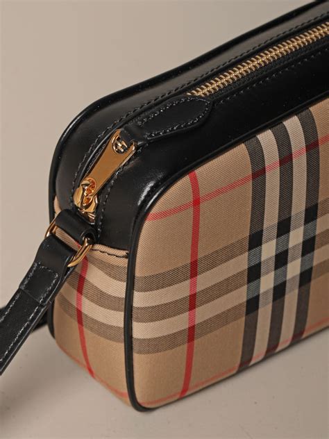 burberry borsa tracolla|Cartelle e borse a tracolla da donna di Burberry .